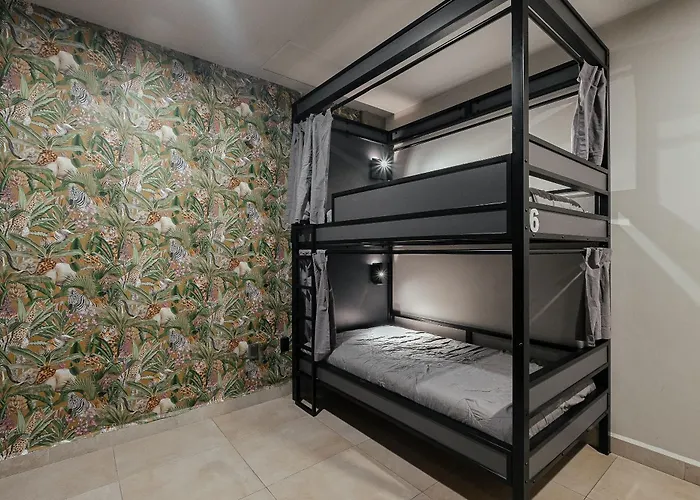 Cama en Habitación Compartida Mixta Hostal